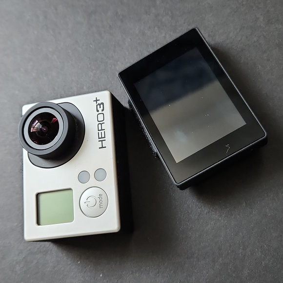 Go Pro Hero 3+ AND LCD touch screen AND remote - Picture 2 of 12